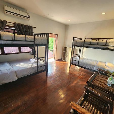 Blue Moon House - A Budget Hostel For Easy Travellers Chiang Mai Dış mekan fotoğraf