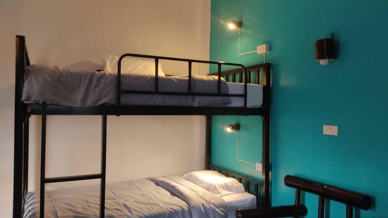 Blue Moon House - A Budget Hostel For Easy Travellers Chiang Mai Dış mekan fotoğraf