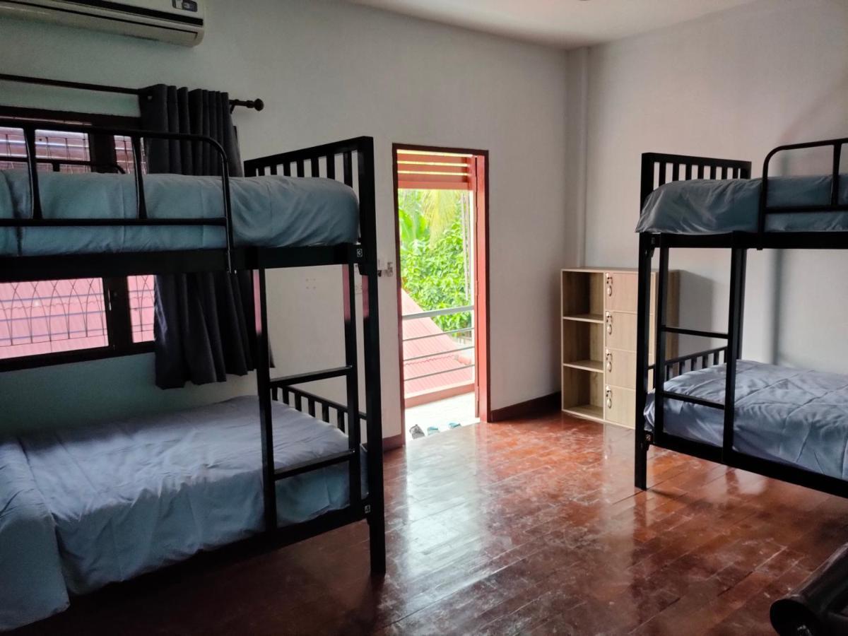Blue Moon House - A Budget Hostel For Easy Travellers Chiang Mai Dış mekan fotoğraf