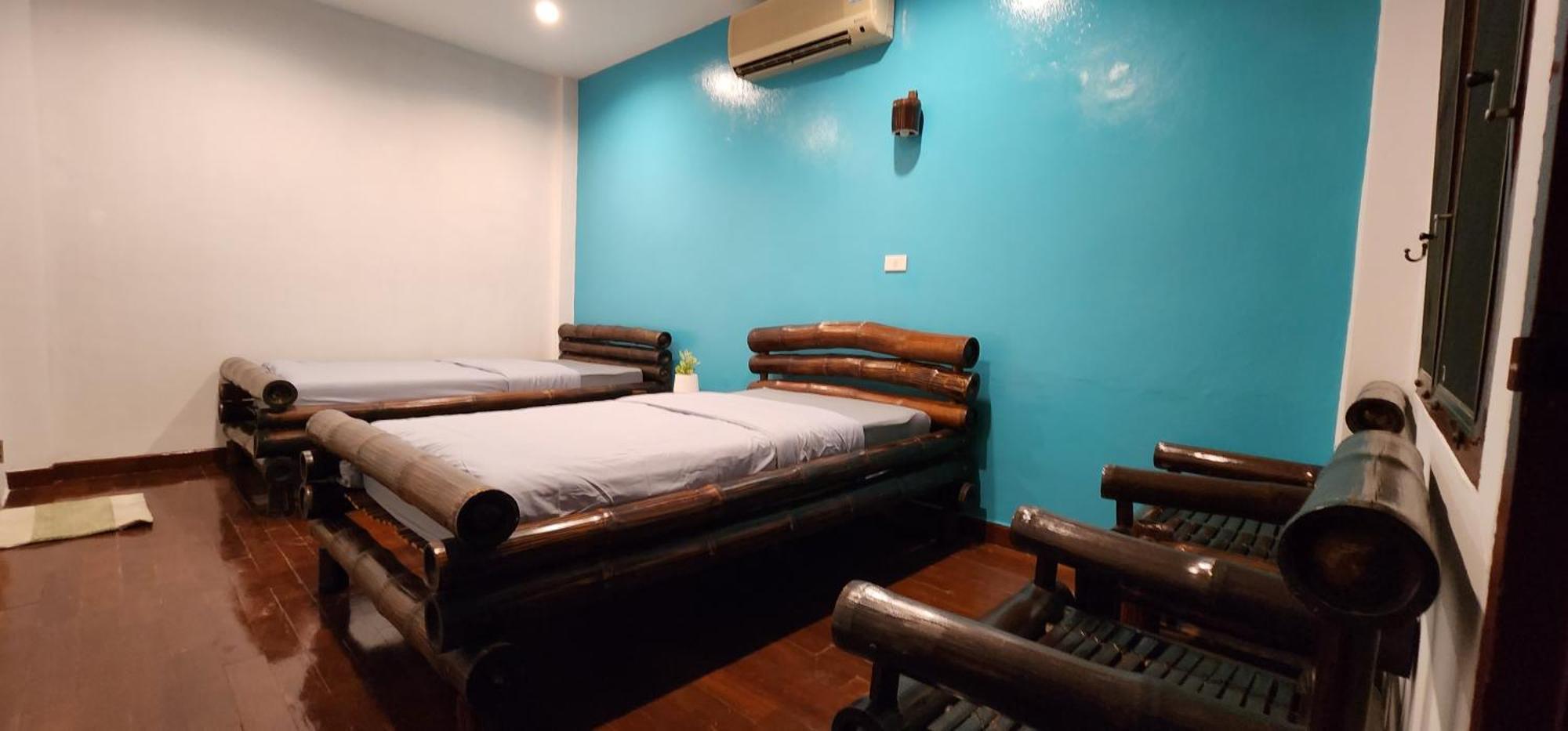Blue Moon House - A Budget Hostel For Easy Travellers Chiang Mai Oda fotoğraf