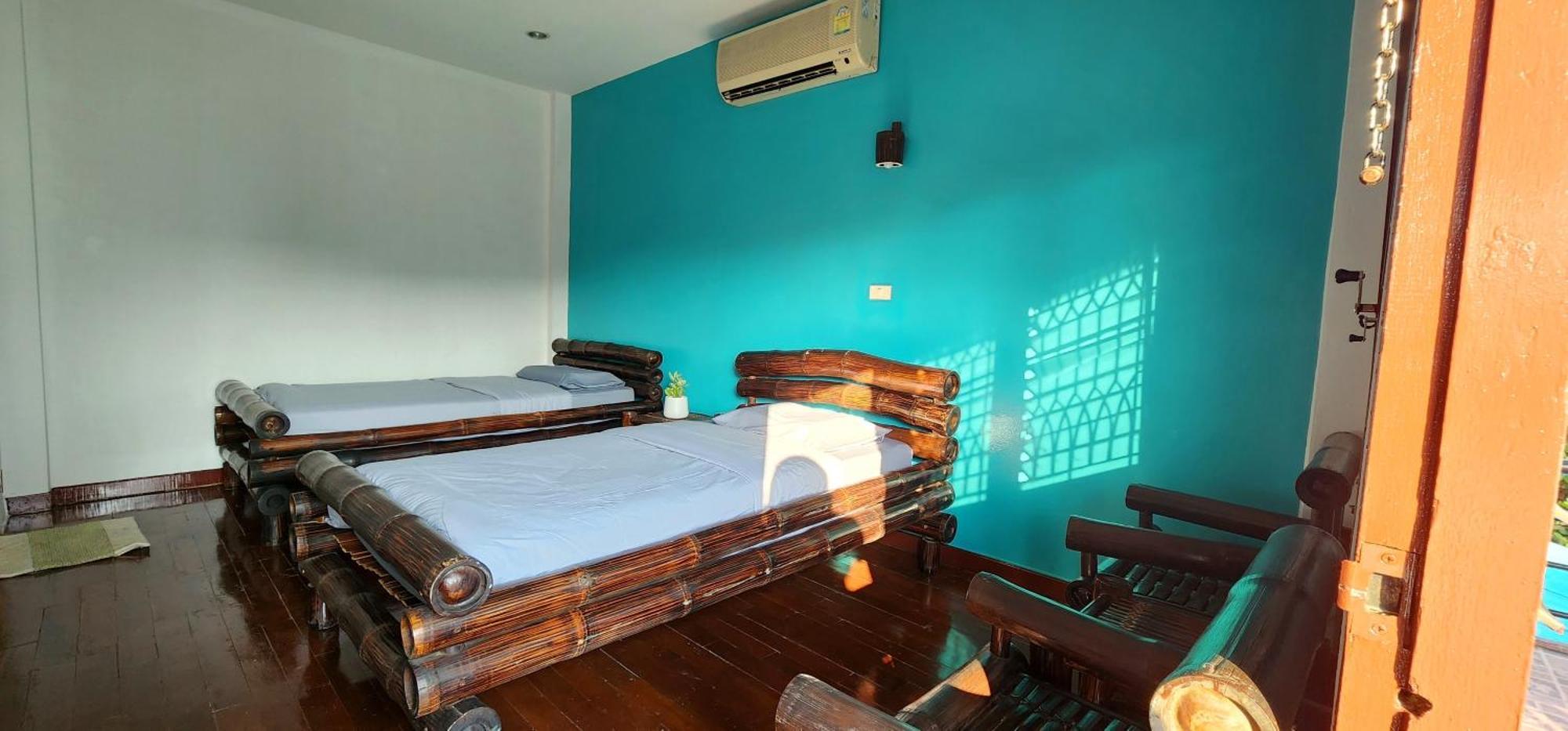 Blue Moon House - A Budget Hostel For Easy Travellers Chiang Mai Oda fotoğraf